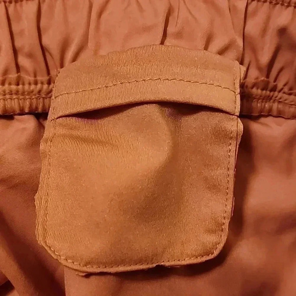 Old Navy Mid Rise Stretch Tech Running Shorts- Size 2X- NWOT- never worn - Picture 3 of 4